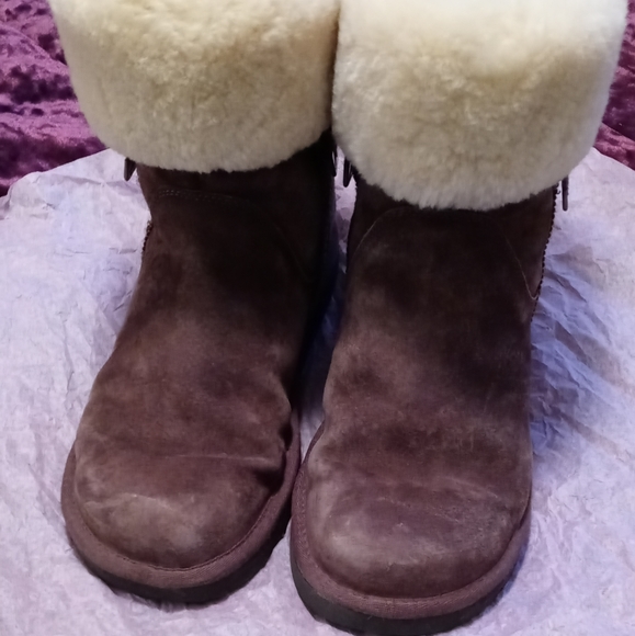 UGG BOOTS - Picture 2 of 7